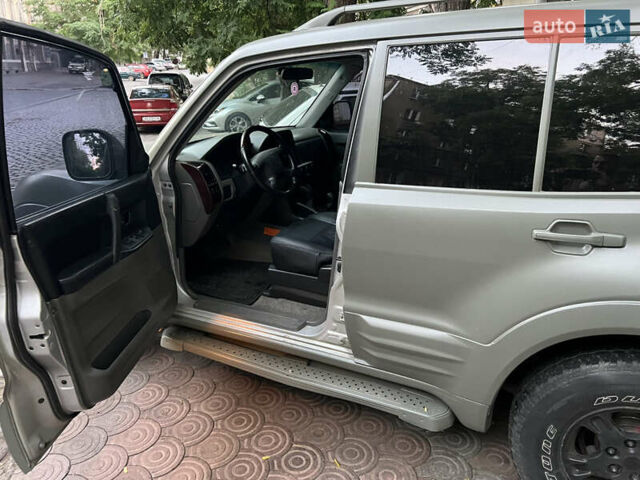 Серый Мицубиси Паджеро Вагон, объемом двигателя 3.5 л и пробегом 299 тыс. км за 5999 $, фото 4 на Automoto.ua