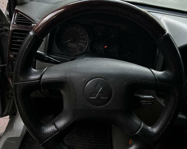 Серый Мицубиси Паджеро Вагон, объемом двигателя 3.5 л и пробегом 299 тыс. км за 5999 $, фото 8 на Automoto.ua