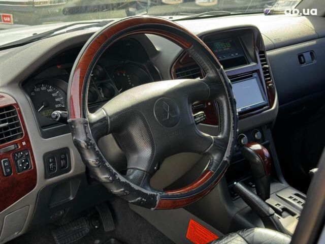 Сірий Міцубісі Паджеро Вагон, об'ємом двигуна 3.2 л та пробігом 318 тис. км за 7490 $, фото 18 на Automoto.ua