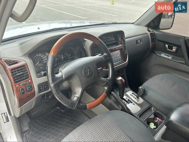 Серый Мицубиси Паджеро Вагон, объемом двигателя 2.97 л и пробегом 299 тыс. км за 8999 $, фото 10 на Automoto.ua