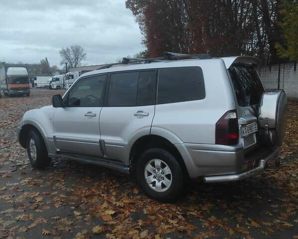 Сірий Міцубісі Паджеро Вагон, об'ємом двигуна 3.2 л та пробігом 370 тис. км за 7850 $, фото 4 на Automoto.ua