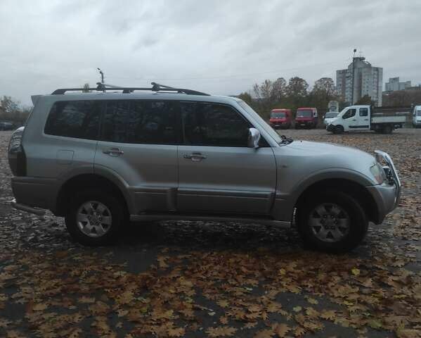 Сірий Міцубісі Паджеро Вагон, об'ємом двигуна 3.2 л та пробігом 370 тис. км за 7850 $, фото 5 на Automoto.ua