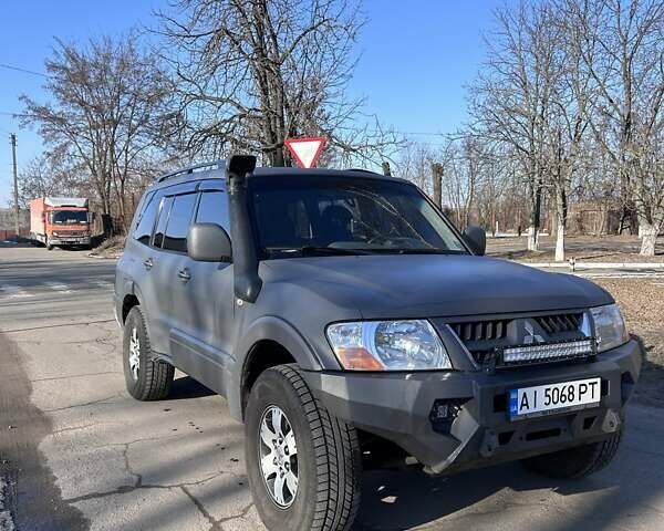 Серый Мицубиси Паджеро Вагон, объемом двигателя 3.2 л и пробегом 440 тыс. км за 10500 $, фото 1 на Automoto.ua