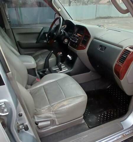 Сірий Міцубісі Паджеро Вагон, об'ємом двигуна 2.97 л та пробігом 318 тис. км за 6800 $, фото 6 на Automoto.ua