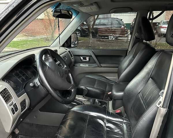 Сірий Міцубісі Паджеро Вагон, об'ємом двигуна 2.97 л та пробігом 140 тис. км за 7500 $, фото 3 на Automoto.ua