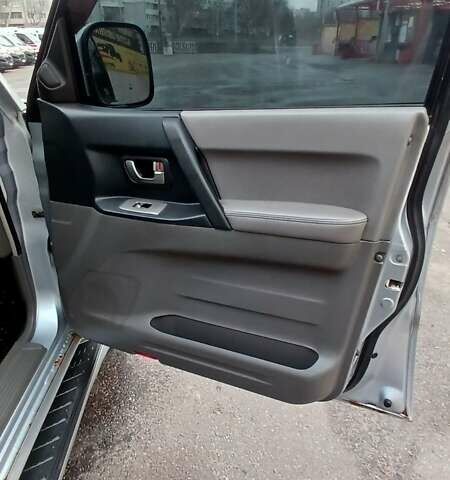 Сірий Міцубісі Паджеро Вагон, об'ємом двигуна 2.97 л та пробігом 318 тис. км за 6800 $, фото 7 на Automoto.ua