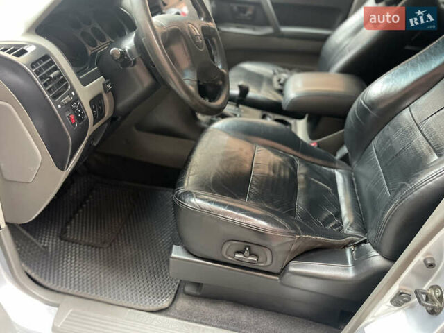 Серый Мицубиси Паджеро Вагон, объемом двигателя 2.97 л и пробегом 250 тыс. км за 9600 $, фото 11 на Automoto.ua