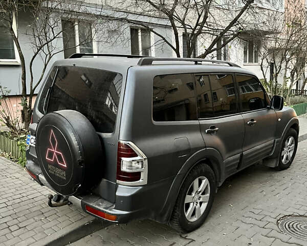 Серый Мицубиси Паджеро Вагон, объемом двигателя 3.2 л и пробегом 320 тыс. км за 6900 $, фото 2 на Automoto.ua
