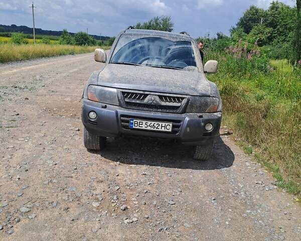 Сірий Міцубісі Паджеро Вагон, об'ємом двигуна 3.2 л та пробігом 300 тис. км за 10500 $, фото 1 на Automoto.ua