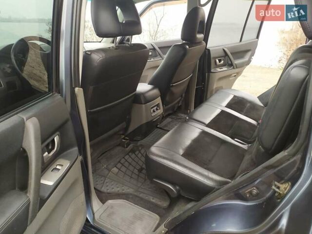 Серый Мицубиси Паджеро Вагон, объемом двигателя 3.2 л и пробегом 328 тыс. км за 8900 $, фото 9 на Automoto.ua