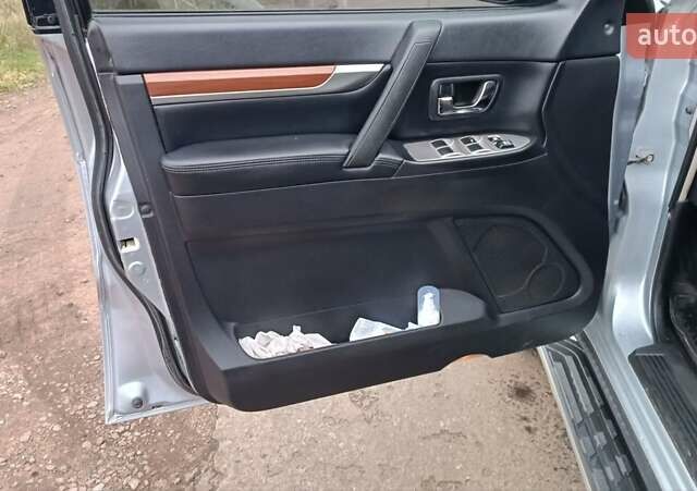 Серый Мицубиси Паджеро Вагон, объемом двигателя 3.2 л и пробегом 252 тыс. км за 12500 $, фото 45 на Automoto.ua