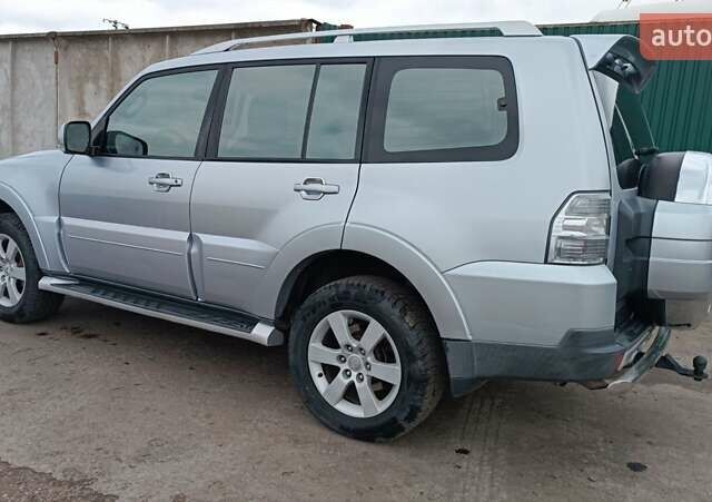 Серый Мицубиси Паджеро Вагон, объемом двигателя 3.2 л и пробегом 252 тыс. км за 12500 $, фото 25 на Automoto.ua