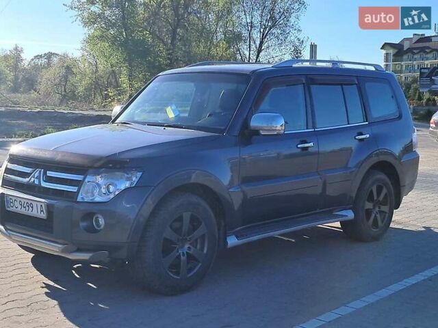 Серый Мицубиси Паджеро Вагон, объемом двигателя 3.2 л и пробегом 330 тыс. км за 12500 $, фото 4 на Automoto.ua