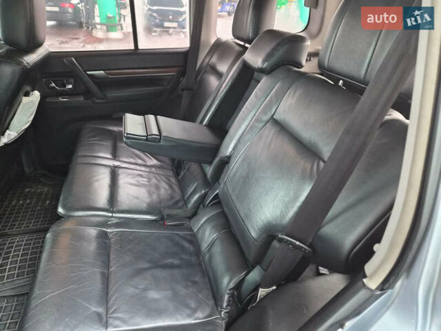 Серый Мицубиси Паджеро Вагон, объемом двигателя 3.83 л и пробегом 263 тыс. км за 9500 $, фото 10 на Automoto.ua