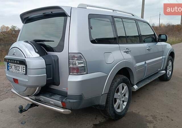 Серый Мицубиси Паджеро Вагон, объемом двигателя 3.2 л и пробегом 252 тыс. км за 12500 $, фото 27 на Automoto.ua