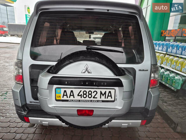 Серый Мицубиси Паджеро Вагон, объемом двигателя 3.83 л и пробегом 263 тыс. км за 9500 $, фото 12 на Automoto.ua