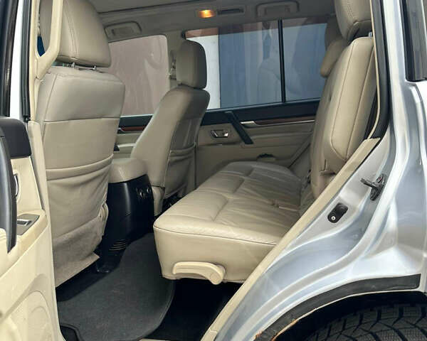 Міцубісі Паджеро Вагон 2007 у Харкові на Automoto.ua Сірий Міцубісі Паджеро Вагон, об'ємом двигуна 2.97 л та пробігом 279 тис. км за 11500 $, фото 26 на Automoto.ua