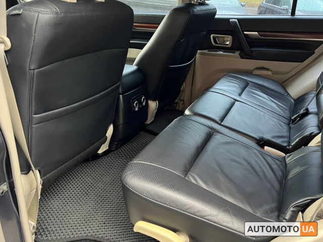 Серый Мицубиси Паджеро Вагон, объемом двигателя 3 л и пробегом 199 тыс. км за 12700 $, фото 13 на Automoto.ua