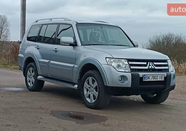 Серый Мицубиси Паджеро Вагон, объемом двигателя 3.2 л и пробегом 252 тыс. км за 12500 $, фото 13 на Automoto.ua