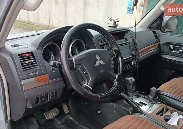 Серый Мицубиси Паджеро Вагон, объемом двигателя 3.2 л и пробегом 252 тыс. км за 12500 $, фото 53 на Automoto.ua