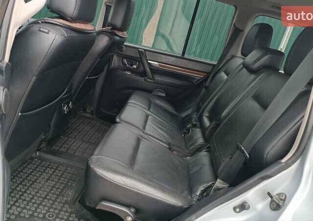 Серый Мицубиси Паджеро Вагон, объемом двигателя 3.2 л и пробегом 252 тыс. км за 12500 $, фото 59 на Automoto.ua