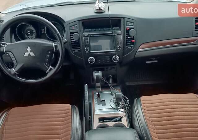 Серый Мицубиси Паджеро Вагон, объемом двигателя 3.2 л и пробегом 252 тыс. км за 12500 $, фото 72 на Automoto.ua