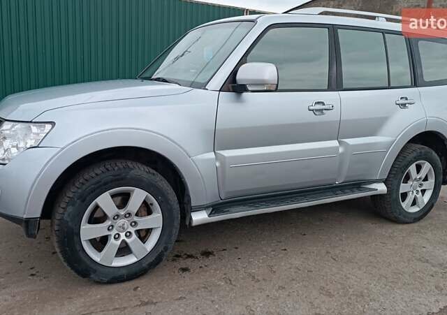 Серый Мицубиси Паджеро Вагон, объемом двигателя 3.2 л и пробегом 252 тыс. км за 12500 $, фото 19 на Automoto.ua