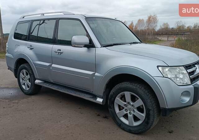 Серый Мицубиси Паджеро Вагон, объемом двигателя 3.2 л и пробегом 252 тыс. км за 12500 $, фото 22 на Automoto.ua