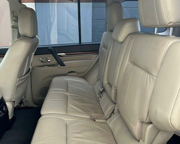 Міцубісі Паджеро Вагон 2007 у Харкові на Automoto.ua Сірий Міцубісі Паджеро Вагон, об'ємом двигуна 2.97 л та пробігом 279 тис. км за 11500 $, фото 22 на Automoto.ua