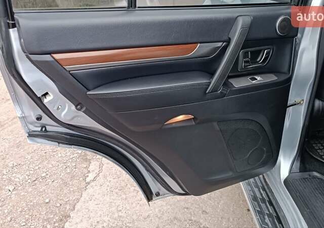 Серый Мицубиси Паджеро Вагон, объемом двигателя 3.2 л и пробегом 252 тыс. км за 12500 $, фото 54 на Automoto.ua