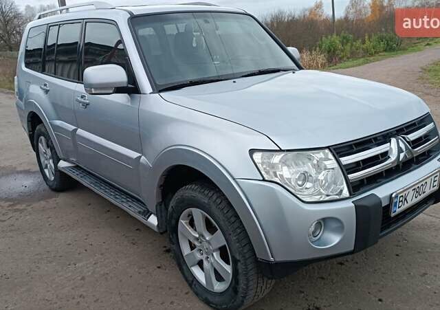 Серый Мицубиси Паджеро Вагон, объемом двигателя 3.2 л и пробегом 252 тыс. км за 12500 $, фото 33 на Automoto.ua