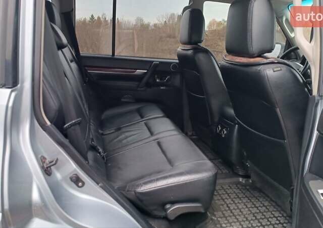 Серый Мицубиси Паджеро Вагон, объемом двигателя 3.2 л и пробегом 252 тыс. км за 12500 $, фото 66 на Automoto.ua