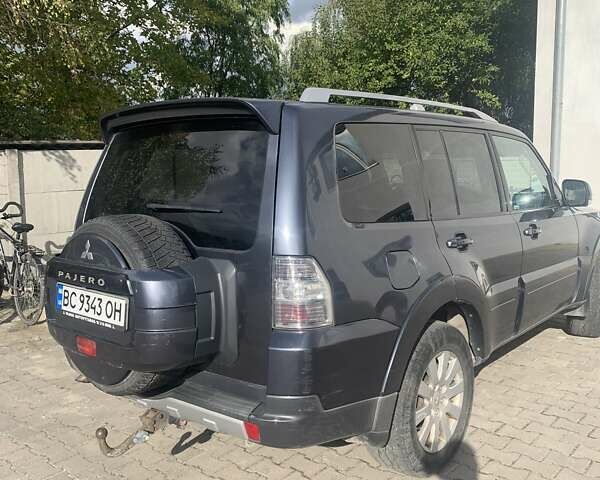 Сірий Міцубісі Паджеро Вагон, об'ємом двигуна 3.2 л та пробігом 326 тис. км за 11000 $, фото 2 на Automoto.ua