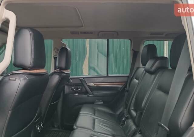 Серый Мицубиси Паджеро Вагон, объемом двигателя 3.2 л и пробегом 252 тыс. км за 12500 $, фото 52 на Automoto.ua