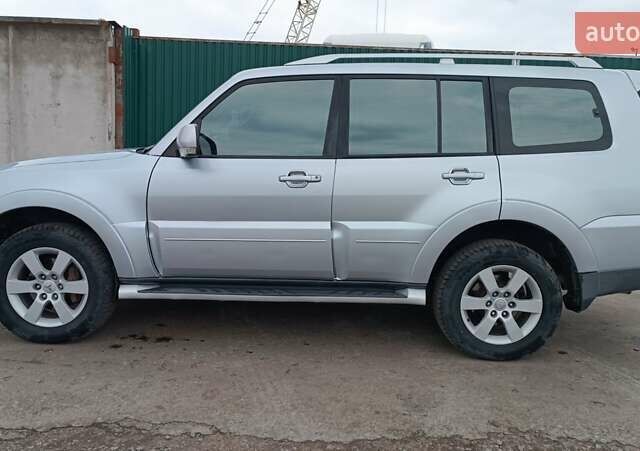 Серый Мицубиси Паджеро Вагон, объемом двигателя 3.2 л и пробегом 252 тыс. км за 12500 $, фото 23 на Automoto.ua