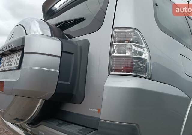 Серый Мицубиси Паджеро Вагон, объемом двигателя 3.2 л и пробегом 252 тыс. км за 12500 $, фото 40 на Automoto.ua