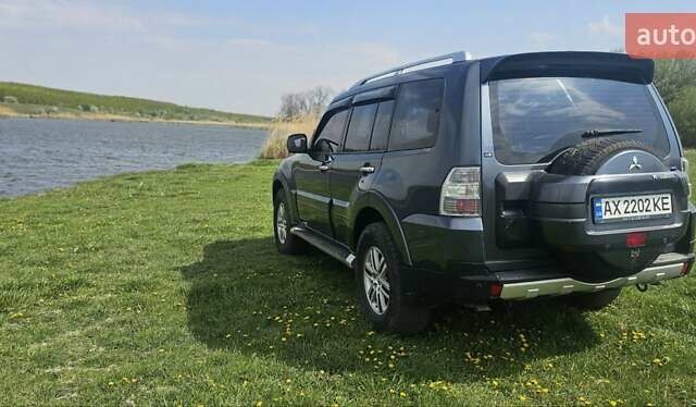 Серый Мицубиси Паджеро Вагон, объемом двигателя 3 л и пробегом 300 тыс. км за 12500 $, фото 4 на Automoto.ua