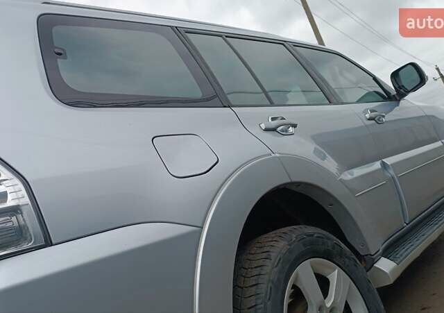 Серый Мицубиси Паджеро Вагон, объемом двигателя 3.2 л и пробегом 252 тыс. км за 12500 $, фото 49 на Automoto.ua