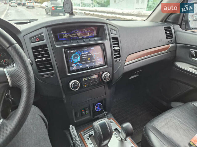 Серый Мицубиси Паджеро Вагон, объемом двигателя 3.83 л и пробегом 263 тыс. км за 9500 $, фото 14 на Automoto.ua