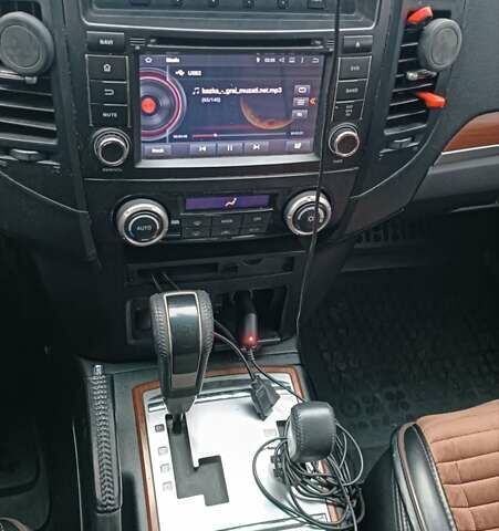 Серый Мицубиси Паджеро Вагон, объемом двигателя 3.2 л и пробегом 252 тыс. км за 12500 $, фото 106 на Automoto.ua