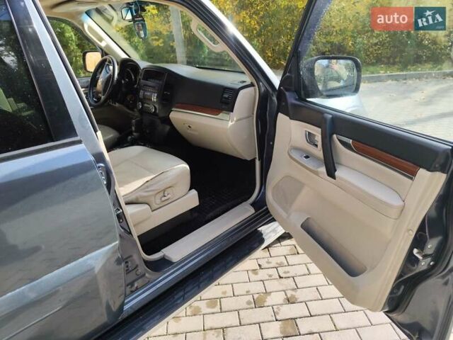 Серый Мицубиси Паджеро Вагон, объемом двигателя 2.97 л и пробегом 290 тыс. км за 9000 $, фото 11 на Automoto.ua