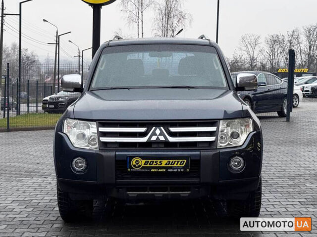 Серый Мицубиси Паджеро Вагон, объемом двигателя 3 л и пробегом 199 тыс. км за 12700 $, фото 1 на Automoto.ua