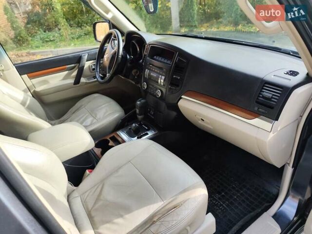 Серый Мицубиси Паджеро Вагон, объемом двигателя 2.97 л и пробегом 290 тыс. км за 9000 $, фото 13 на Automoto.ua