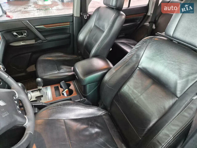 Серый Мицубиси Паджеро Вагон, объемом двигателя 3.83 л и пробегом 263 тыс. км за 9500 $, фото 11 на Automoto.ua