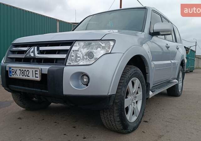 Серый Мицубиси Паджеро Вагон, объемом двигателя 3.2 л и пробегом 252 тыс. км за 12500 $, фото 16 на Automoto.ua