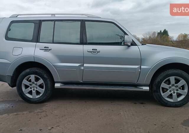 Серый Мицубиси Паджеро Вагон, объемом двигателя 3.2 л и пробегом 252 тыс. км за 12500 $, фото 29 на Automoto.ua