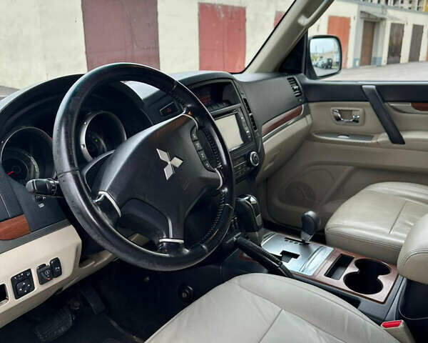 Міцубісі Паджеро Вагон 2007 у Харкові на Automoto.ua Сірий Міцубісі Паджеро Вагон, об'ємом двигуна 2.97 л та пробігом 279 тис. км за 11500 $, фото 13 на Automoto.ua