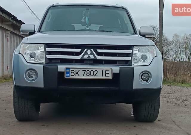 Серый Мицубиси Паджеро Вагон, объемом двигателя 3.2 л и пробегом 252 тыс. км за 12500 $, фото 8 на Automoto.ua