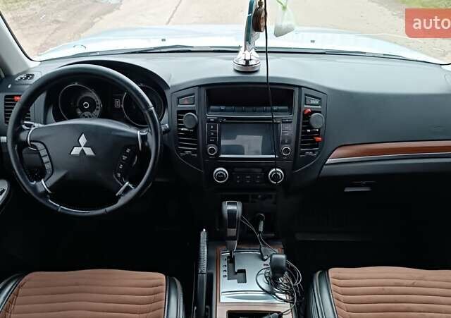 Серый Мицубиси Паджеро Вагон, объемом двигателя 3.2 л и пробегом 252 тыс. км за 12500 $, фото 71 на Automoto.ua