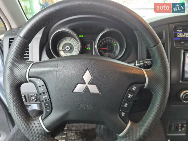 Серый Мицубиси Паджеро Вагон, объемом двигателя 3.83 л и пробегом 263 тыс. км за 9500 $, фото 7 на Automoto.ua